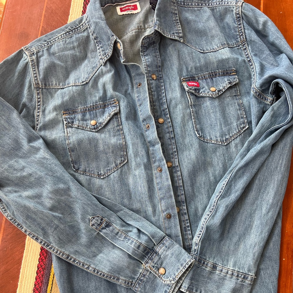 Wrangler shirt